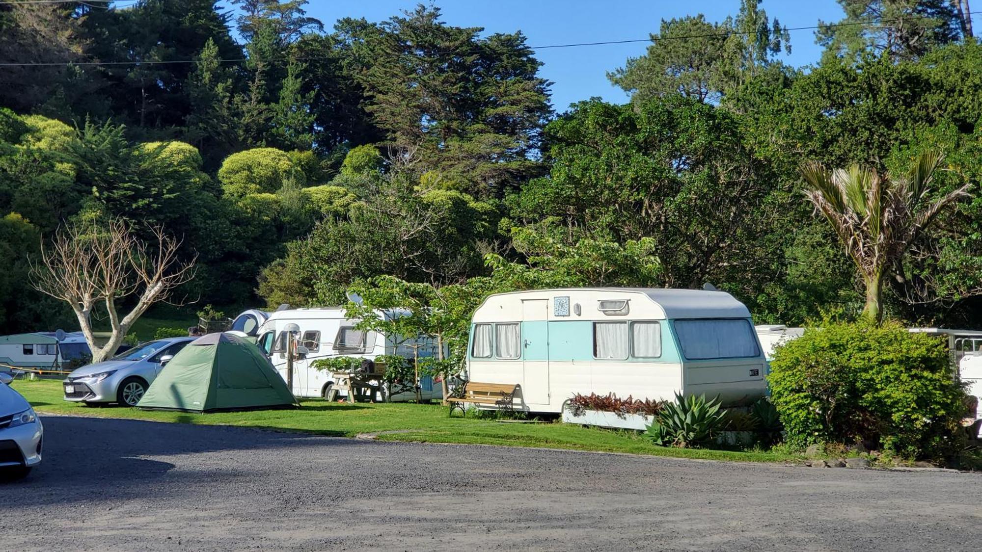 Dickson Holiday Park Thames Exteriör bild