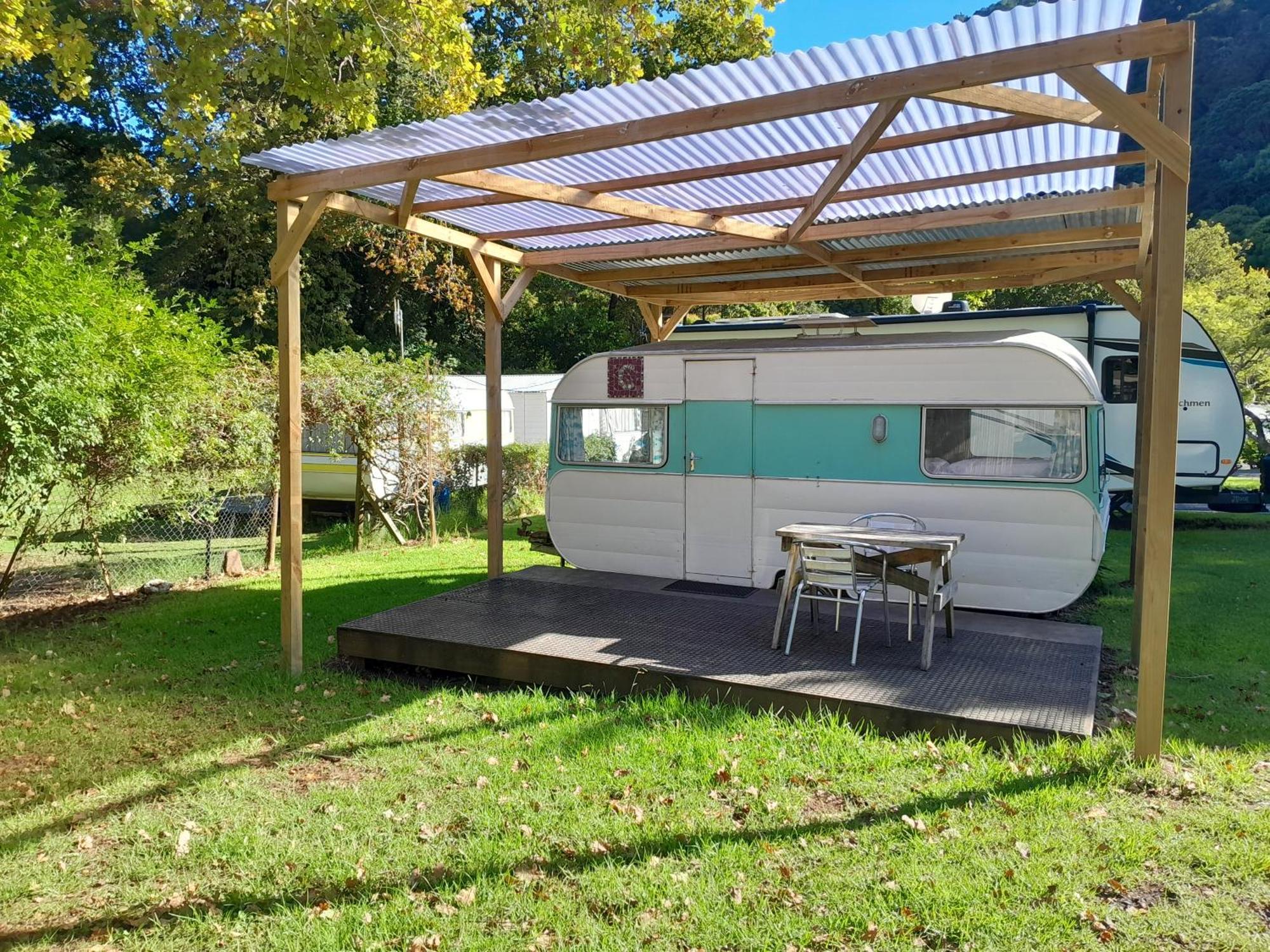 Dickson Holiday Park Thames Exteriör bild
